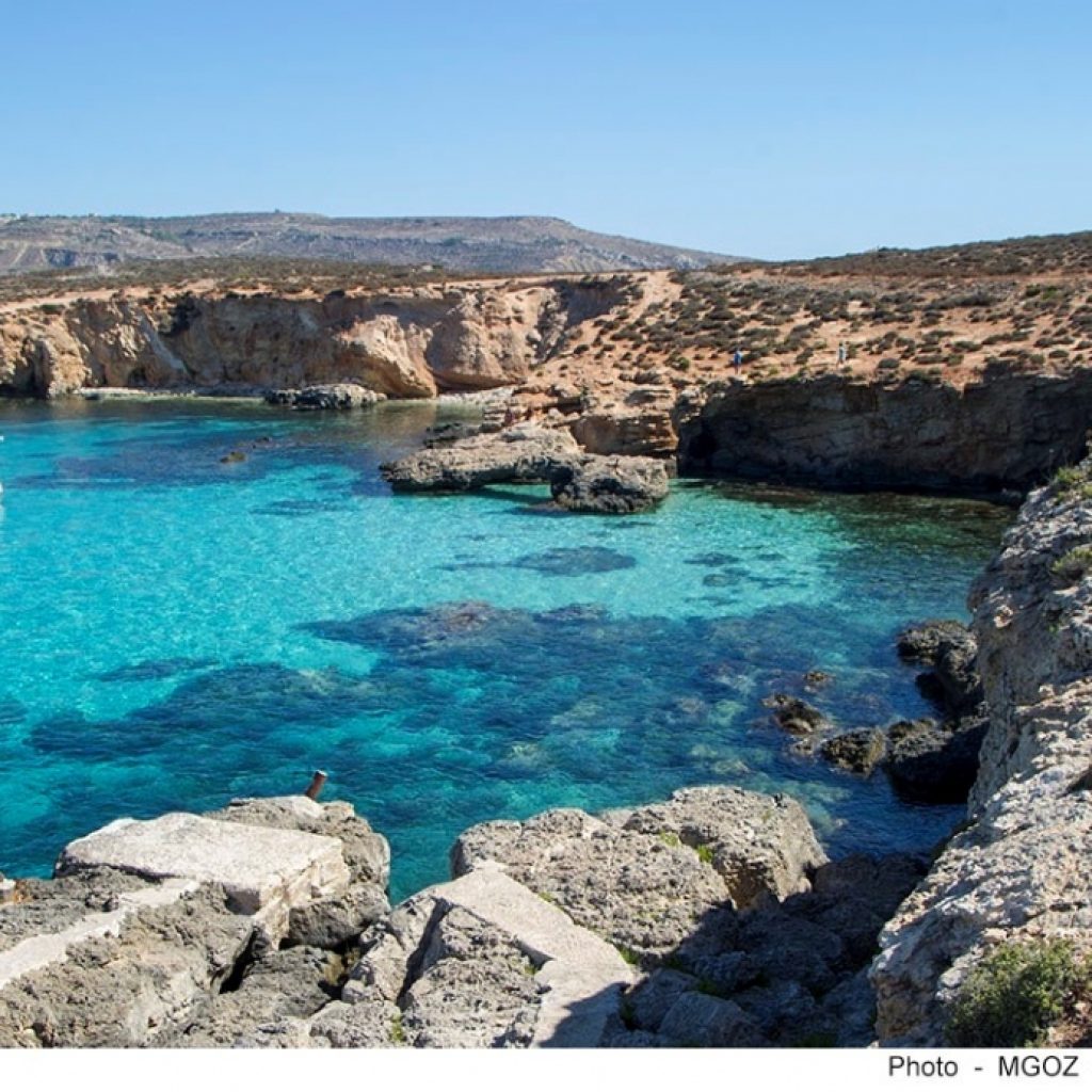 5) Comino and Blue Lagoon Caves Tour